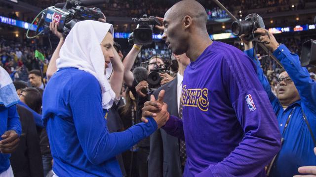 1653628319563083242.jpg Steph-Curry-Kobe-Bryant-USATSI-9058077.jpg